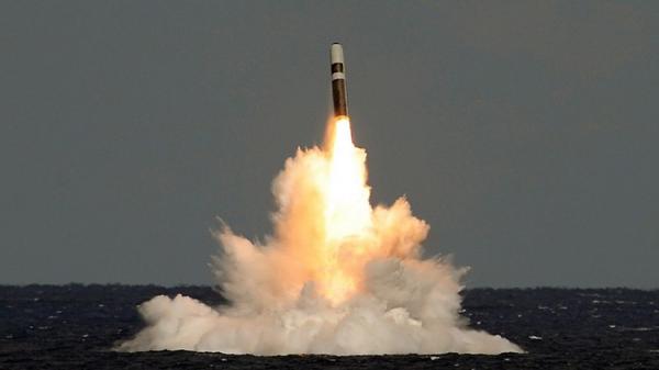 بريطانيا تهدد بشن ضربة نووية ضد الأعداء