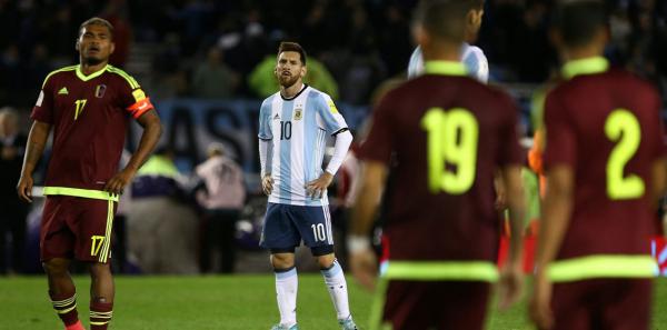 الأرجنتين تكتفي بالتعادل على أرضها مع فنزويلا