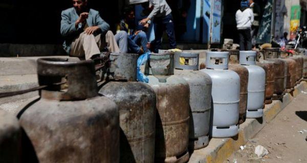 الحوثيون بذمار يحرمون من لم يحضروا فعالية المولد من الغاز المنزلي