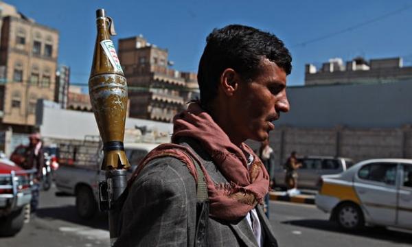 إرباك شديد في حركة السير بصنعاء بعد إغلاق مليشيا الحوثي شوارع رئيسة