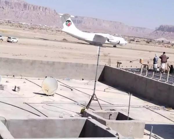 هبوط أول طائرة مدنية في مطار عتق الدولي