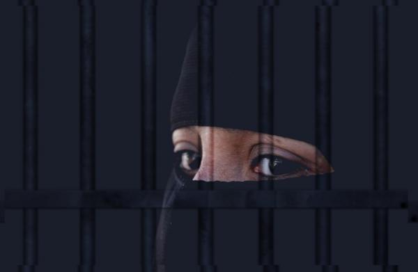 تقرير فريق الخبراء: الحوثيون يستخدمون مزاعم "الدعارة" لقمع اليمنيات