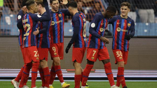برشلونة يجتاز عقبة ريال بيتيس ويضرب موعدًا مع ريال مدريد في نهائي كأس السوبر الإسباني