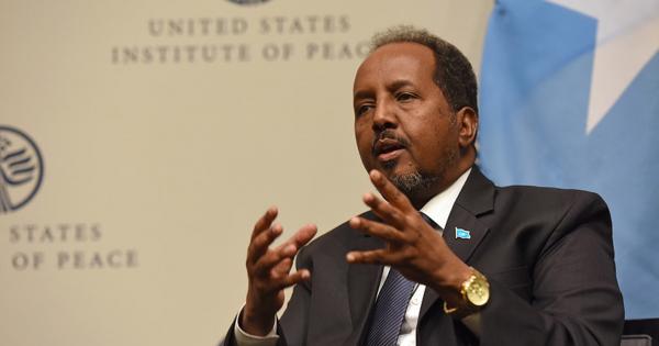 الرئيس الصومالي يتهم إيران بالتورط في "أجندة تخريبية" عبر جهود إنسانية