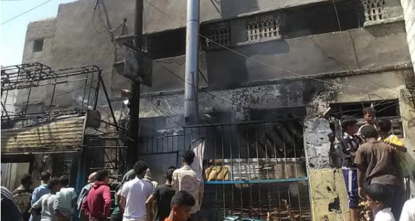 عدن.. اندلاع حريق هائل في فرن يخلف خسائر مادية كبيرة