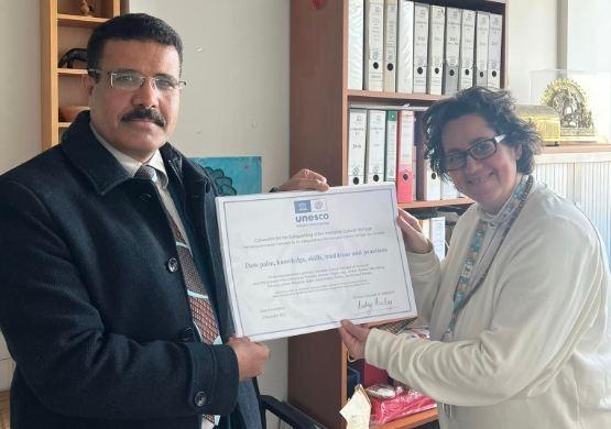 اليونسكو تسلم اليمن شهادة تسجيل ملف "النخلة" على قائمة التراث العالمي