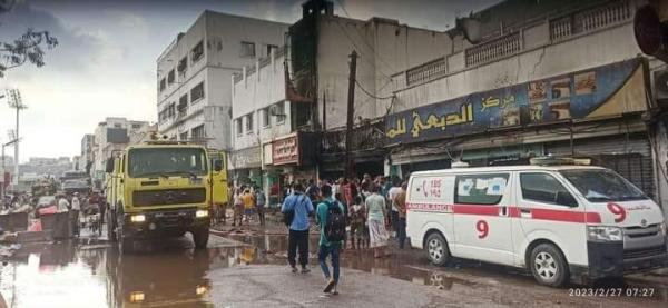 وفاة ثلاثة أشخاص في حريق هائل بمحل مفروشات في عدن