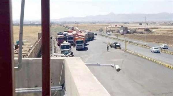 مليشيا الحوثي تواصل منذ شهر احتجاز 180 شاحنة محملة بالدقيق في جمرك الراهدة المستحدث (وثيقة)