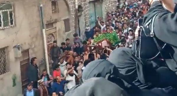 مليشيا الحوثي تمارس ضغوطاً على أسرة الشهيد "المكحل" للإدلاء بتصريحات تبرئها من جريمة تصفيته