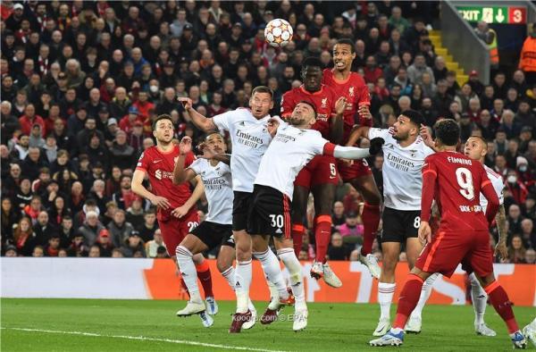ليفربول الإنجليزي يتأهل إلى نصف نهائي دوري أبطال أوروبا بعد تعادله مع بنفيكا البرتغالي بنتيجة 3-3 في إياب ربع النهائي مستفيدا من فوزه ذهابا 3-1