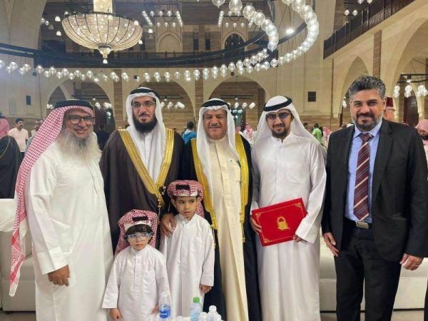 طالب يمني يحصد المركز الأول في مسابقة القرآن الكريم في البحرين