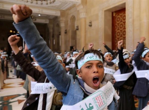 مليشيا الحوثي تبدأ تدشين مراكزها الصيفية تستهدف مليوناً و500 طالب وطالبة بأفكار طائفية