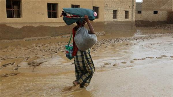 وحدة التنبؤات الجوية بحضرموت تحذر من استمرار تأثير الأخدود الجوي خلال 48 ساعة