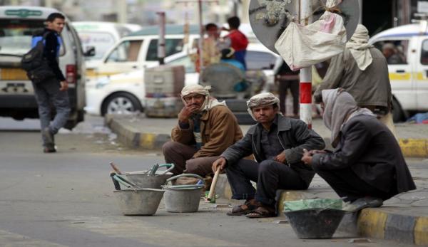 بيان نقابي: ظروف معيشة كثير من العمال تعقدت خلال سنوات الحرب في اليمن