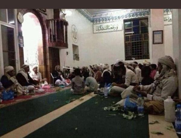 لوّحت بغرامات مالية.. صلاة التراويح بين نواح قيادات الحوثي وإدانة الأزهر