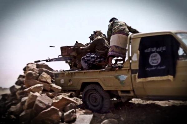 ثمانية شهداء في هجمات للقاعدة على حاجز أمني ودورية عسكرية في أبين وشبوة