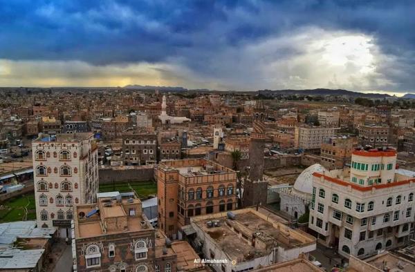 ذمار.. عناصر حوثية تقتحم قرية السنام وتوجه أسلحتها على النساء والأطفال