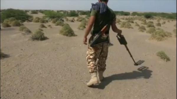 الحديدة.. تفكيك لغمين مضادين للدروع من مخلفات الحوثيين بالدريهمي