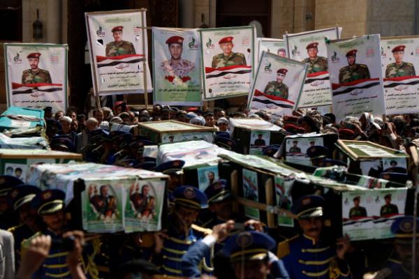 مليشيا الحوثي تدفن جثامين 96 قتيلاً بينهم 56 قيادياً خلال الثلث الأخير من مايو (أسماء)