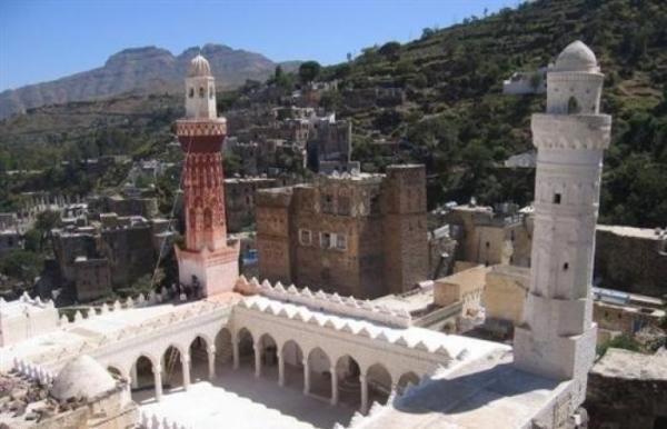 إب.. مليشيا الحوثي تكرس جهودها لنشر أفكارها الطائفية في مساجد فرع العدين