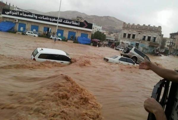 الدفاع المدني بوادي حضرموت يدعو المواطنين إلى الابتعاد عن مجاري السيول