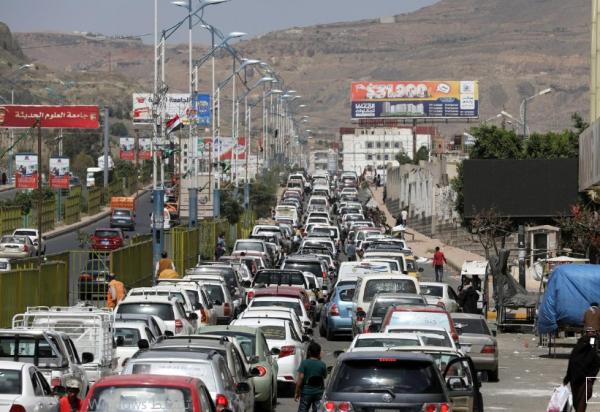 مصادر اقتصادية تكشف حجم جبايات الحوثي من المشتقات النفطية