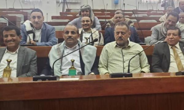 توسع اعتصام برلمانيين في صنعاء للمطالبة بصرف مستحقات زملاءهم
