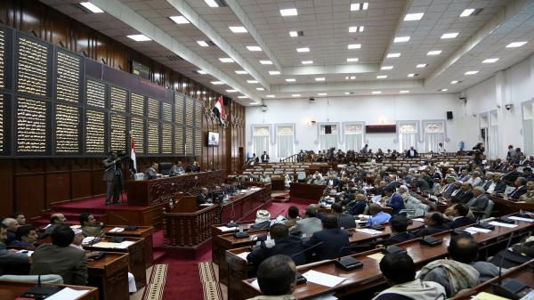 مليشيات الحوثي تمنع برلمانياً عاد إلى صنعاء من دخول قاعة مجلس النواب