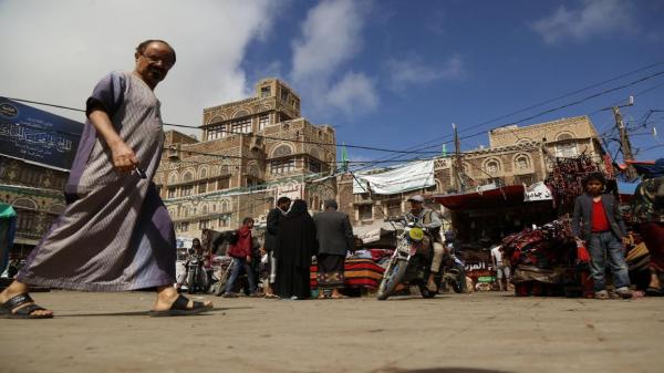 مليشيا الحوثي تفرض على التجار دفع جبايات مالية وعينية غير قانونية دعماً لمقاتليها