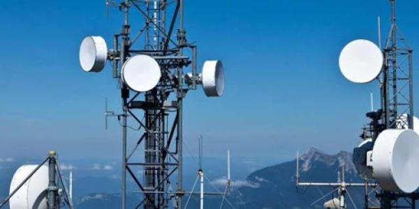 تقرير- الحوثيون ينهبون 122 مليار ريال سنوياً من مؤسّسة الاتصالات