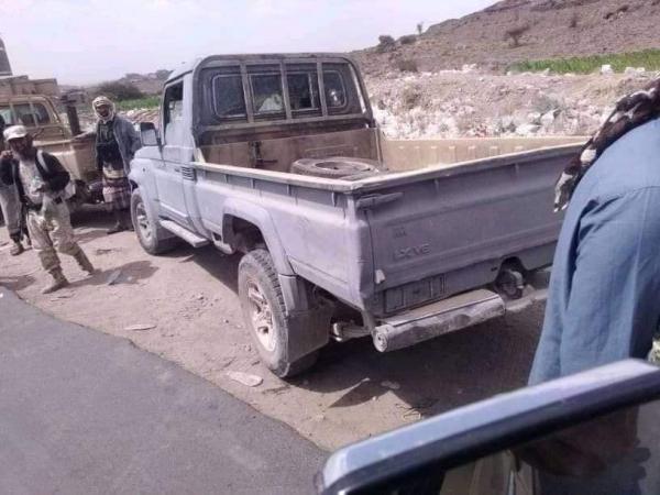 البيضاء.. حرب شوارع في مركز مديرية الزاهر تنتهي بمقتل عشرات الحوثيين بينهم مصور حربي واغتنام أسلحة