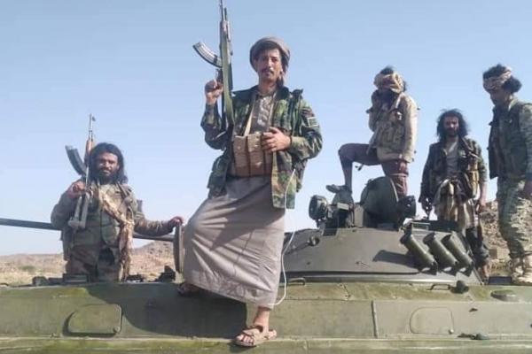 قيادات الحوثي تتراشق بتهم التخوين ومقرّب من زعيمها ينفِّذ تصفيات ميدانية في البيضاء