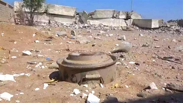 استشهاد نازح بانفجار لغم حوثي في مفرق المخا بتعز