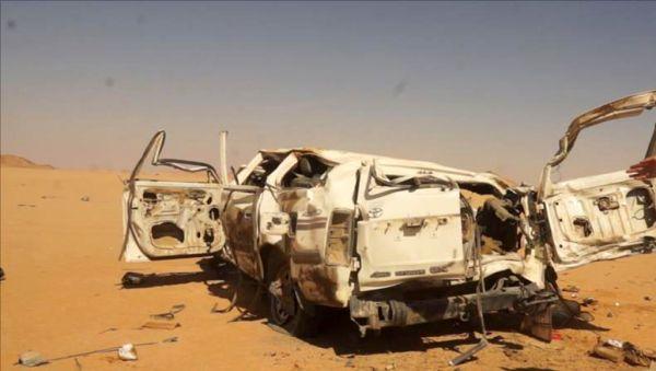 إصابة مدني وتضرر سيارته بالكامل بانفجار لغم حوثي في الجوف