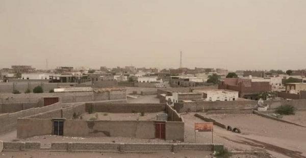 بعد تلقيها ضربات موجعة.. مليشيا الحوثي تستهدف الأعيان المدنية جنوبي الحديدة