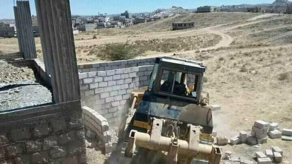 صنعاء..مواطنون ينتفضون لحماية اراضيهم من سماسرة مليشيا الحوثي
