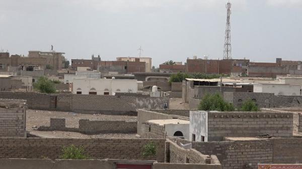 مليشيا الحوثي تستهدف بالأسلحة الرشاشة منازل المواطنين في قرى التحيتا