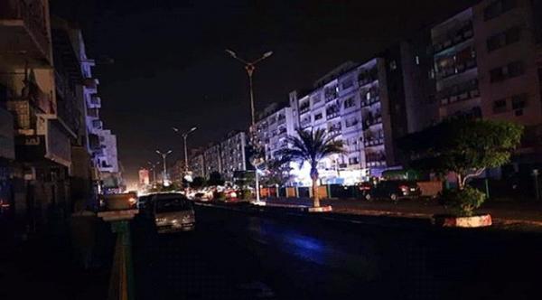 سكان محليون: انقطاع الكهرباء يزيد عن 15 ساعة شمالي عدن