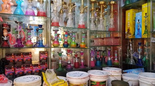 حملة ابتزاز حوثية استهدفت محلات بيع الشيش والمعسل في صنعاء