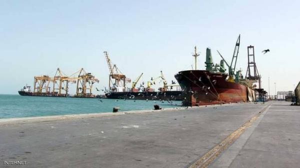 الحكومة اليمنية تسمح بدخول عدد من سفن الوقود إلى ميناء الحديدة