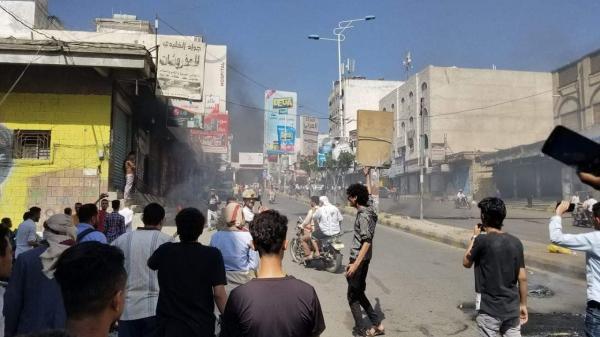 قتلى وجرحى من المتظاهرين في تعز برصاص القمع الإخوانية 