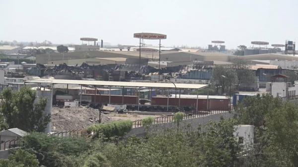 قصف حوثي استهدف مجمع إخوان ثابت وسيتي ماكس بالحديدة 
