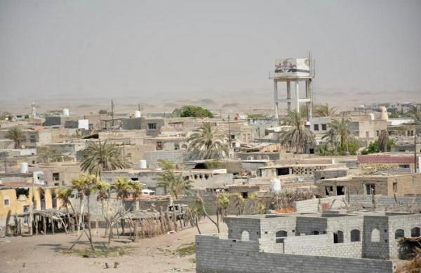 نيران حوثية استهدفت تجمعات سكنية شرقي الحديدة