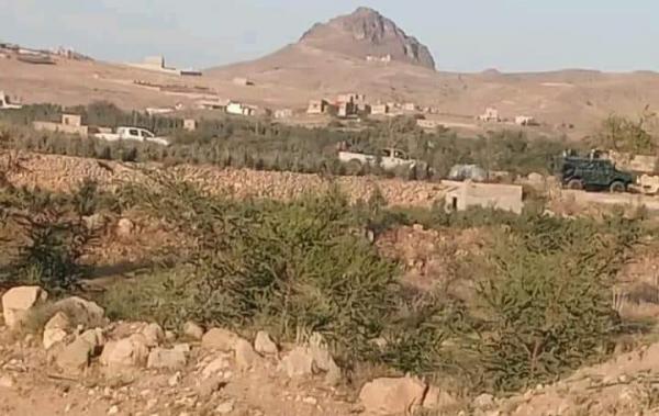 مليشيا الحوثي تواصل اقتحام ونهب منازل أهالي قرية صرف جنوبي صنعاء (صور)