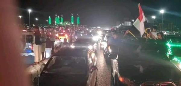 مليشيا الحوثي تختطف عشرات المواطنين عقب نزولهم ميدان السبعين للاحتفال بذكرى ثورة أكتوبر