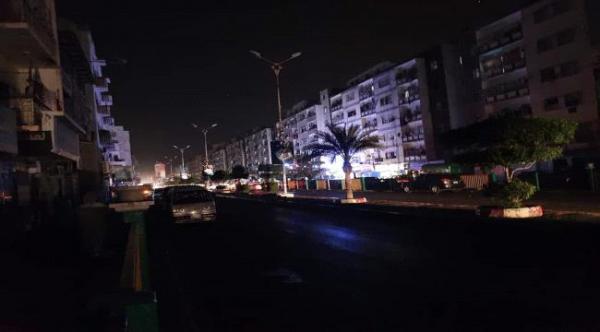 عدن تغرق في الظلام إثر نفاد الوقود