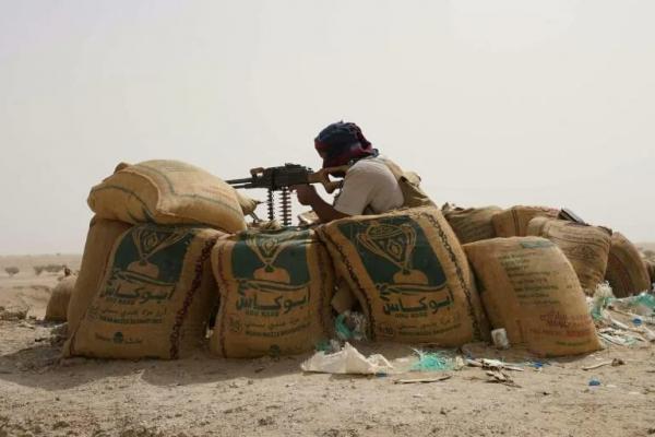قصف تحركات وتجمعات للمليشيات الحوثية بمواقع متفرقة جنوب مأرب