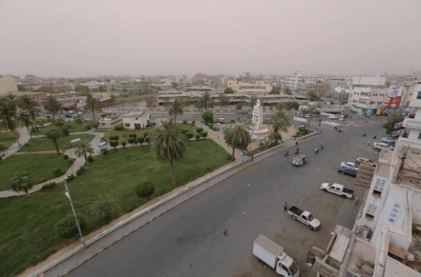 بعد يوم من ضبطها.. مليشيا الحوثي تقتحم مركز جمارك في الحديدة وتفرج عن شاحنة محملة بالحشيش المخدر