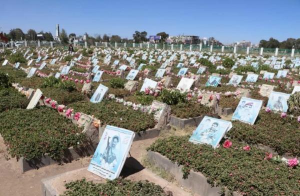 رصدته "خبر".. مليشيا الحوثي دفنت جثامين 462 قتيلاً أغلبهم قيادات خلال شهر أكتوبر المنصرم