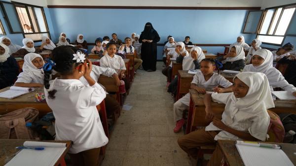 تسرّب مئات الطلبة من المدارس والجامعات في عدن وأبين بسبب أزمة الوقود
